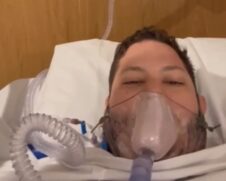 Daniel Proença, o médico sobrevivente do ataque a tiros que matou três colegas de profissão no Rio de Janeiro na quinta-feira (5)