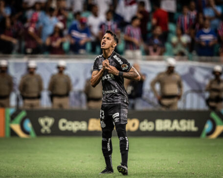 Patati ressalta a coragem de Fernandes de assumir o comando técnico em momento tão complicado