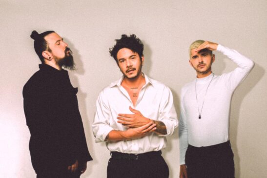 Nesta sexta-feira (20), a partir das 00h, a banda Eu,Trovador lança em todas as plataformas digitais seu novo single: "Ouvir de Você"