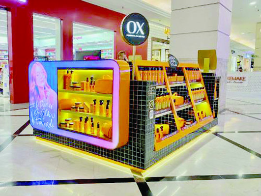 A OX Cosméticos é uma marca brasileira de produtos para cabelos pertencente à Flora