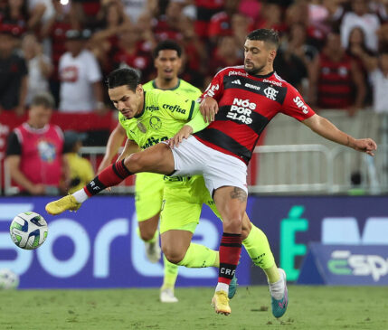 Time comandado por Tite chegou a 56 pontos, com um jogo a menos, apenas três atrás do líder Botafogo e do vice-líder Palmeiras