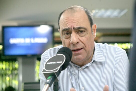 O prefeito de São Caetano do Sul, Auricchio, durante entrevista ao podcast De Olho no Poder