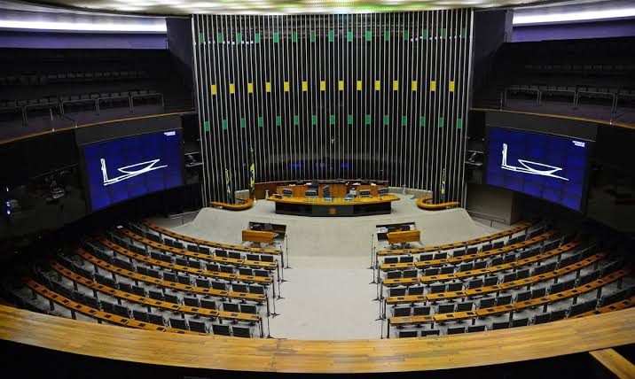 Setores do empresariado pressionam o Congresso para mudanças na legislação trabalhista