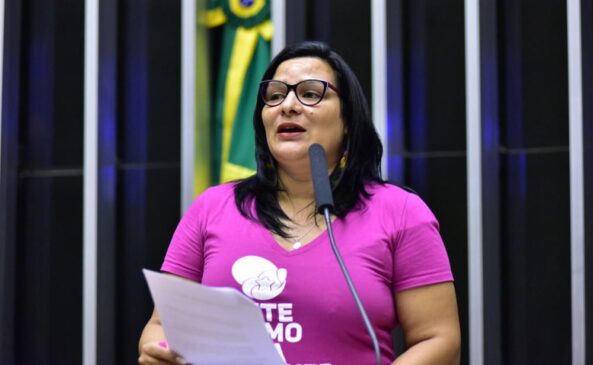 Aprovado na Câmara, o projeto que leva em conta mulheres indígenas segue para o Senado