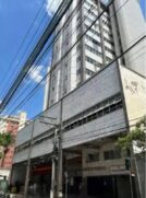 Os leilões acontecem em parceria com grandes empresas e instituições financeiras