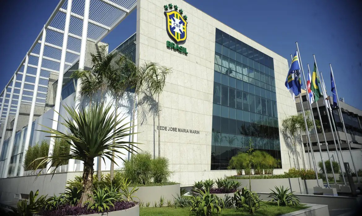 A CBF denunciou os comentários às autoridades policiais