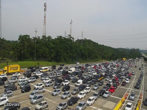 No sentido capital, o tráfego congestionado é do km 52 ao km 49