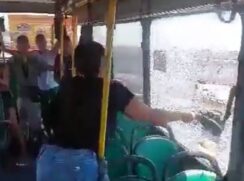 Como o veículo possui ar-condicionado, as janelas dele não abriam