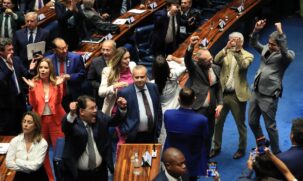Aprovação da PEC exigia o voto de pelo menos 49 dos 81 senadores