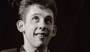 Shane MacGowan morreu aos 65 anos