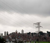 Até a manhã desta quarta-feira (14), a Enel informou que normalizou o fornecimento de energia para 85% dos clientes afetados