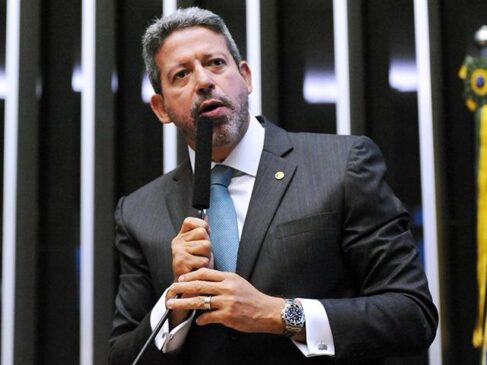 O presidente da Câmara colocará a decisão na mão dos líderes