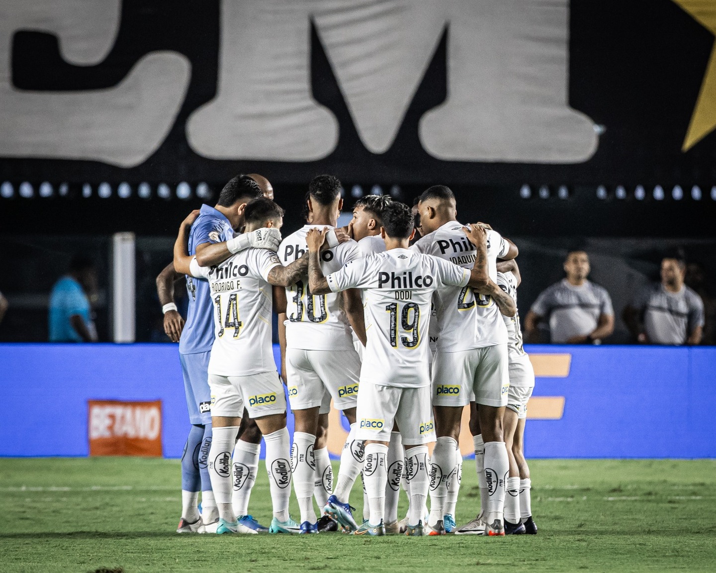 Treinador do Peixe reuniu o grupo após a derrota para dar um gás para os últimos dois jogos