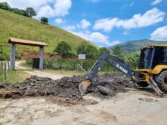 Também foi proibido a comercialização de lotes do terreno