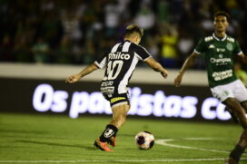 O presidente anunciou que a lendária camisa 10 será aposentada enquanto o clube permanecer na segunda divisão do Campeonato Brasileiro