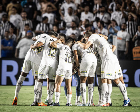 O ano trágico para a equipe do litoral teve eliminações precoces no Campeonato Paulista, na Copa Sul-Americana e na Copa do Brasil