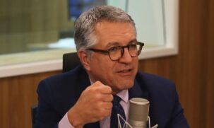 Empenho é a reserva do dinheiro que vai ser pago depois que o serviço for concluído ou a compra for entregue.