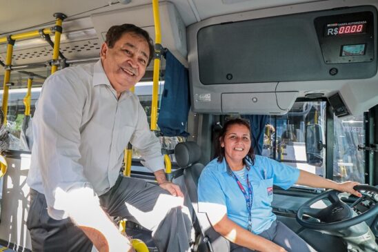 Administração também anunciou que pessoas com mais de 60 anos e funcionários públicos terão gratuidade no transporte municipal, e que a tarifa se manterá em R$ 5 no próximo ano