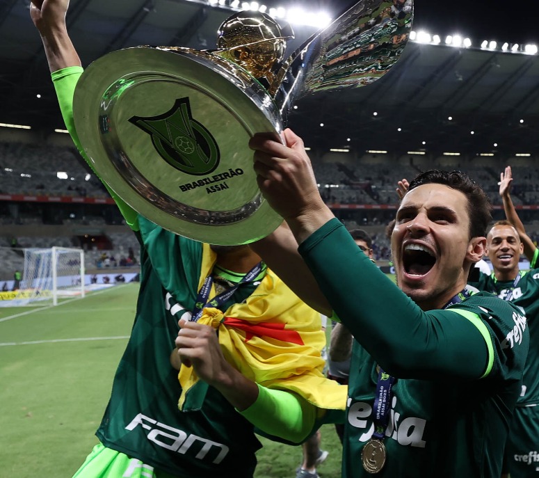 'Bola ao Léo' cravou que Palmeiras seria o sucesso e o Flamengo a incompetência de 2023