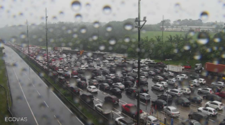 Contagem regressiva para o Réveillon, as rodovias do Litoral de São Paulo se encontram com 32 km de congestionamento