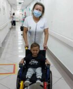 O pequeno Theo, que recebeu alta do Hospital São Luiz Osasco após um episódio de afogamento.
