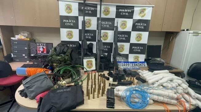Homem é encontrado com arsenal em casa em SP