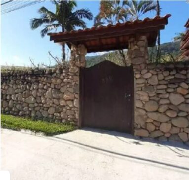 Os interessados em participar das disputas devem se inscrever no site da leiloeira, consultar o edital e fazer a oferta pelo imóvel desejado