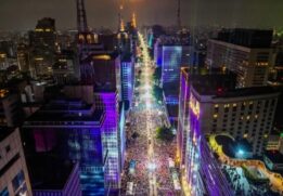 O palco do Réveillon na Paulista foi montado entre as ruas Bela Cintra e Haddock Lobo; evento é tradicional na capital paulista
