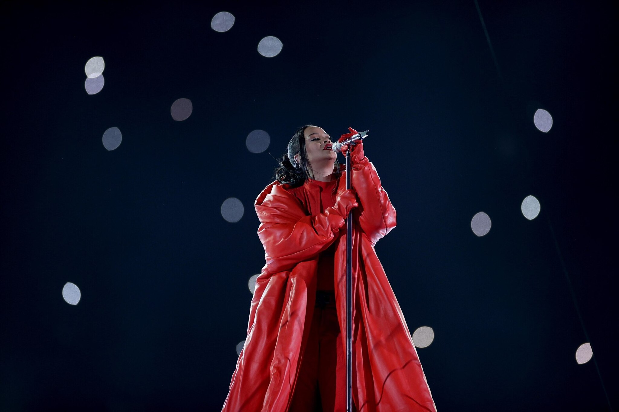 Rihanna atinge feito inédito e ultrapassa 200 milhões em certificações