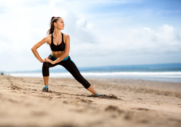 Manter uma prática consistente de Pilates durante as férias oferece benefícios que vão além do físico