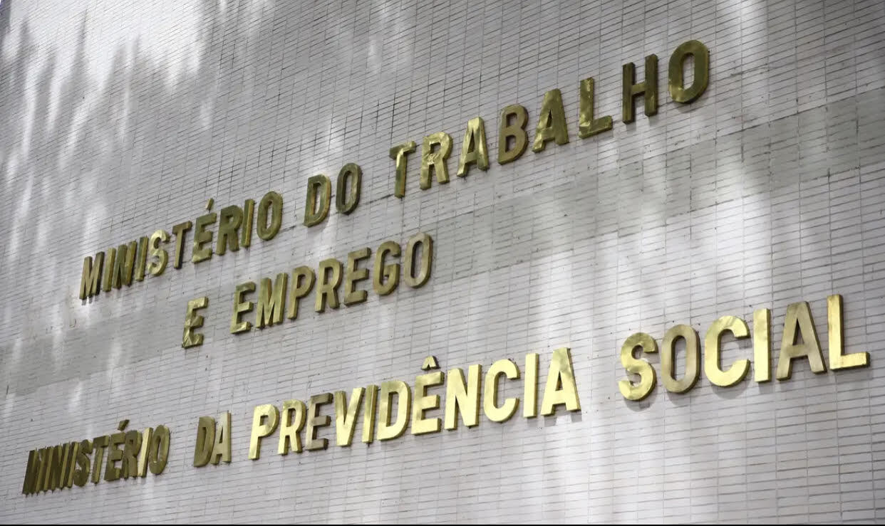 A proposta apresentada ontem é de reajuste de 52% no auxílio-alimentação a partir de maio de 2024, passando de R$ 658 para R$ 1 mil