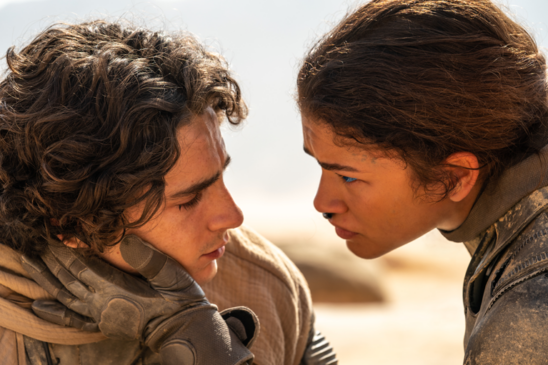 Timothée Chalamet e Zendaya em cena de 'Duna: Parte 2'