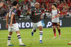 Aos 44 minutos, o atacante John Kennedy recebeu na entrada da área e ampliou o placar, sacramentando a classificação do Fluminense para a final