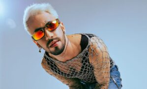 O cantor Romero Ferro faz show em SP