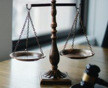 Medidas são necessárias, com urgência, para mitigar o cruel fosso tributário entre as empresas favorecidas e suas concorrentes