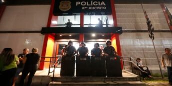 O grupo passou a noite no 27° Distrito Policial, do Campo Belo, zona sul paulistana, até ser encaminhado para audiência de custódia na quinta-feira (7)