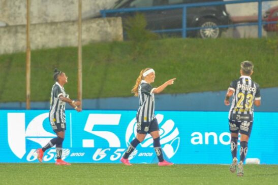 Desde os momentos iniciais, o Peixe controlou a partida e teve até mesmo o primeiro gol anulado por impedimento