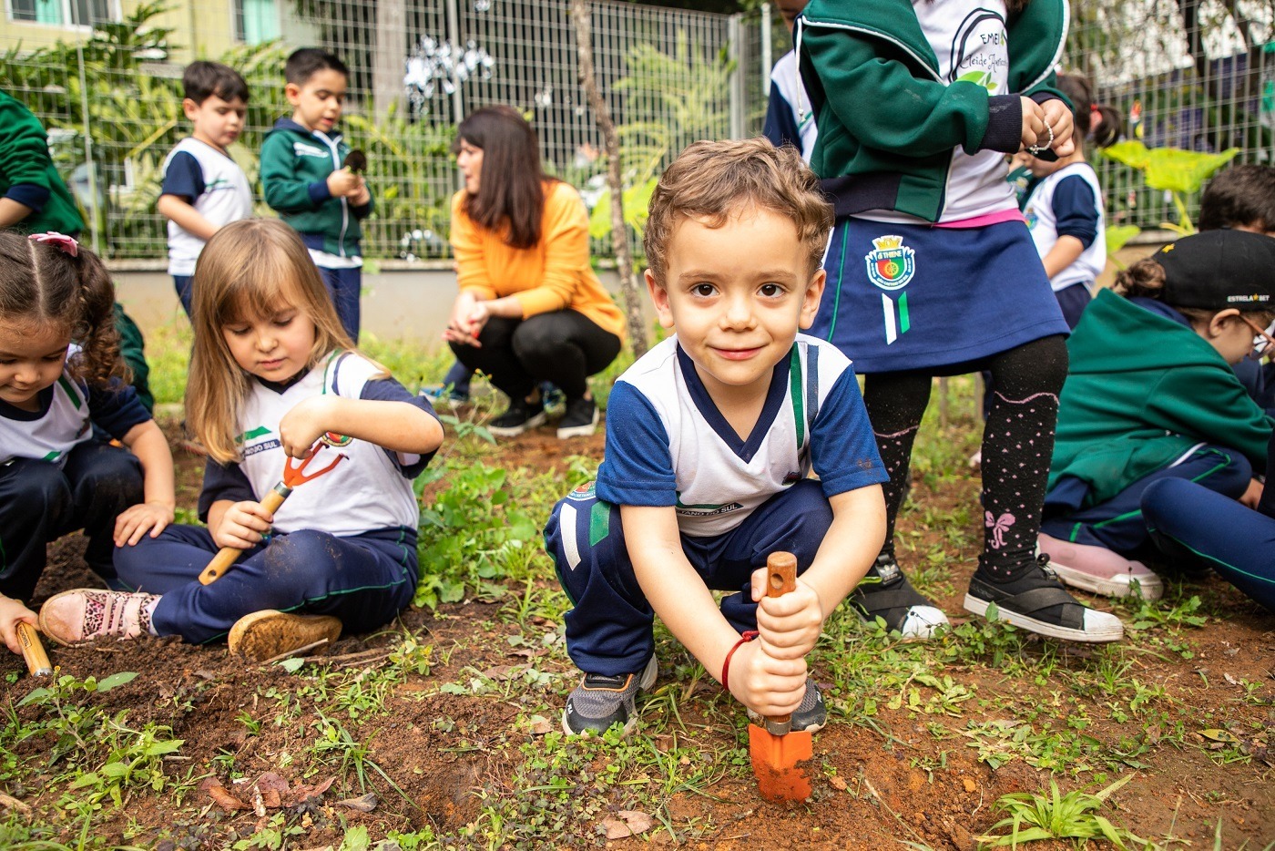 No período integral os alunos terão a oportunidade de desenvolver diferentes atividades complementares ao currículo regular