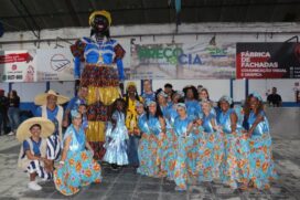Lia de Itamaracá em vista a escola de samba Nenê de Vila Matilde