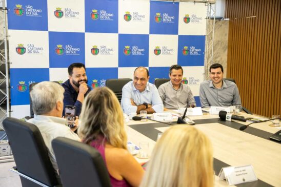 Auricchio (PSDB), prefeito de São Caetano do Sul, em entrevista coletiva na sede da prefeitura