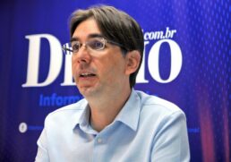 O secretário Glaucus Farinello concedeu ontem entrevista ao Diário do Litoral