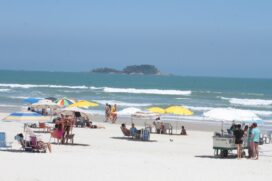 As praias de Guarujá estão entre destinos mais procurados