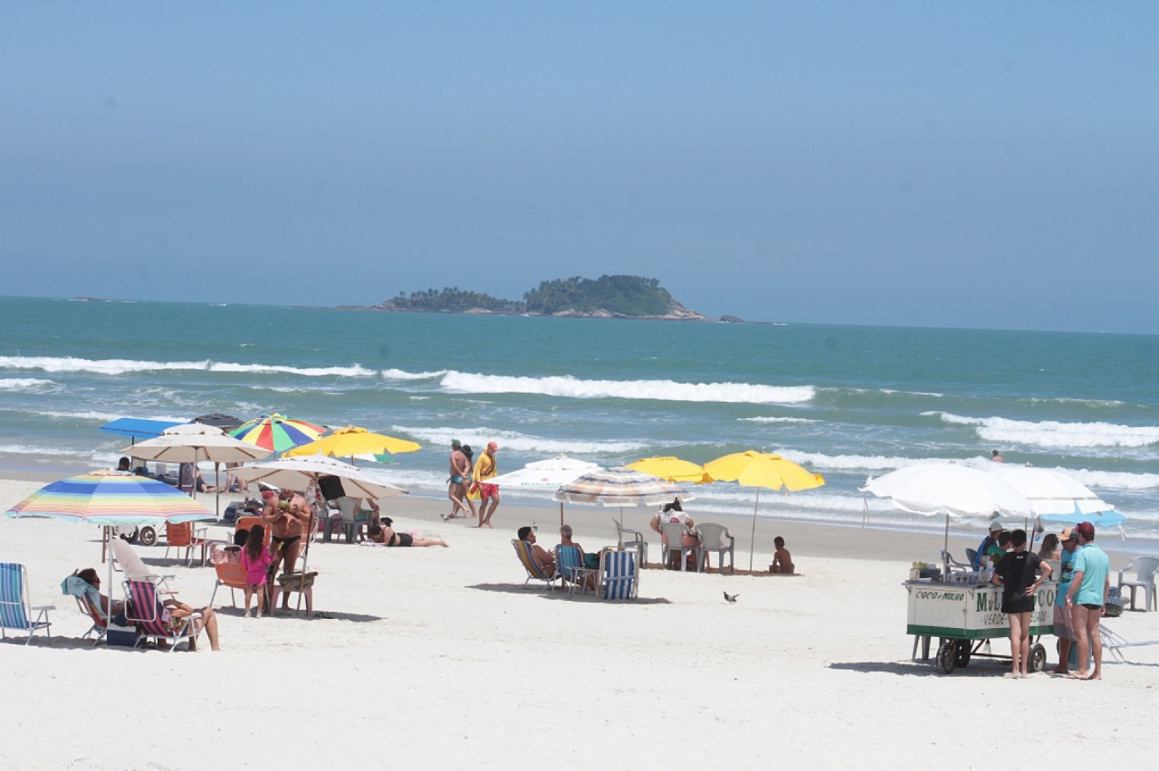As praias de Guarujá estão entre destinos mais procurados