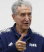 Carlos Alberto Parreira é internado em UTI no Rio e respira por aparelhos