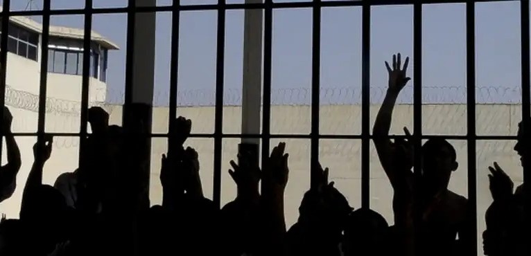 A aplicação das penas restritivas de liberdade tem como finalidade primeira constituir castigo legal ao condenado para que ele se compenetre do erro que foi o crime praticado