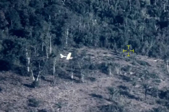 Um avião foi interceptado a tiros por um caça da Força Aérea Brasileira, quando sobrevoava área yanomami em Roraima