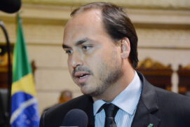 Carlos ainda não se manifestou sobre a operação desta segunda-feira.