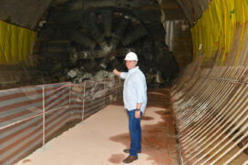 O governador Tarcísio de Freitas (Republicanos) inspecionou as obras do trecho sul da construção da Linha-6 Laranja de metrô