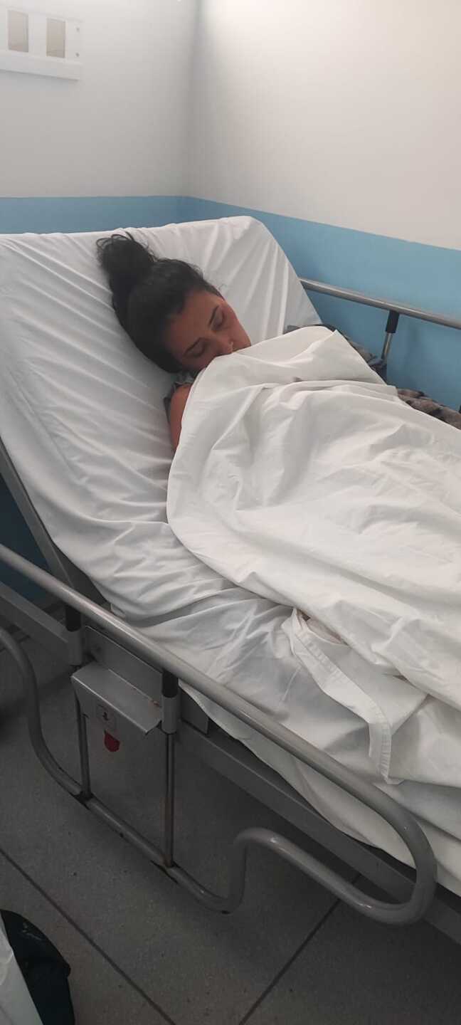 Além disso, existe a necessidade de Juliana ser atendida por um hepatologista, médico especialista no estudo da região do fígado