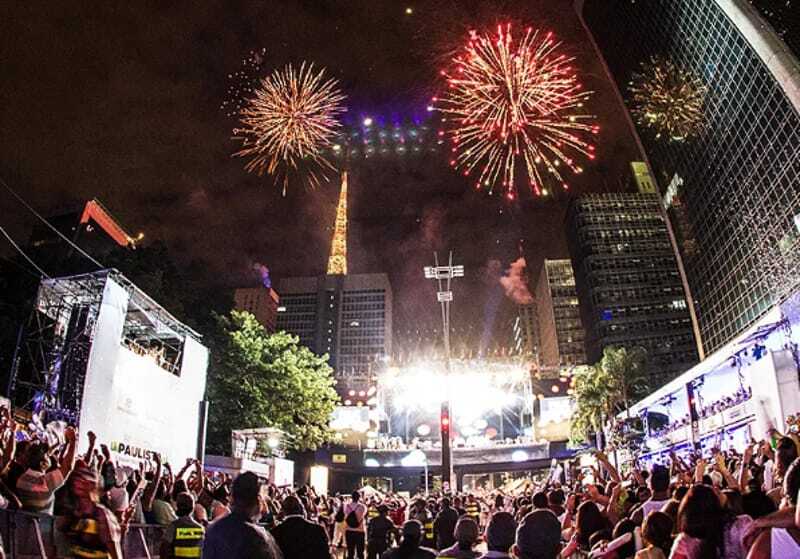 O litoral paulista, conhecido por suas belas praias e festividades animadas, atraiu uma quantidade significativa de visitantes